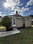 The Cozy Back Bungalow Hotels near Rhode Island T.F. Green International Airport