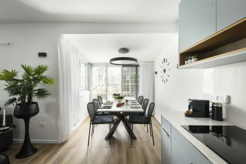 Ramat Hasharon Chic Peaceful Stay - 2 星級