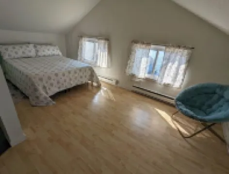 Luxury 2Br Lakefront w/ Dock & Kayaks