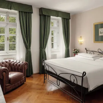 Hotel Roma Prague Отели рядом с достопримечательностью «Карлов мост»