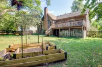 Overland Park Home w/ Fenced-in Yard & Gas Grill! - Homestays