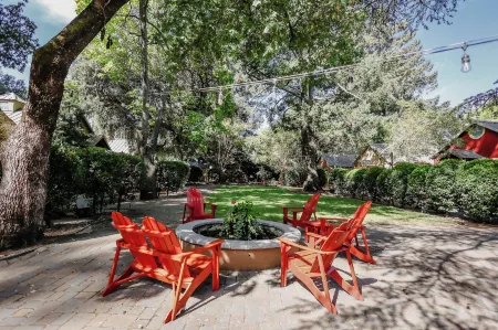 The Cottages of Napa Valley Отели рядом с достопримечательностью «Artesa Vineyards & Winery»