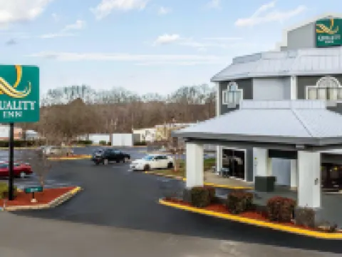 Quality Inn & Suites Hotels in Salisbury