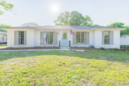 Crowning Glory w Pool & GameRoom Отели в г. Колумбус