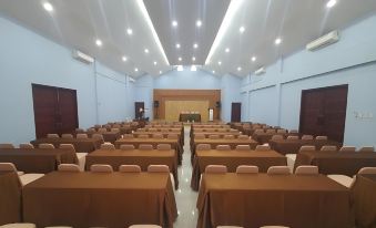 Grand Mahoni Hotel
