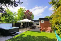 Luxe XL house de Gouden vink, with jacuzzi, 1500 meters from the beach.