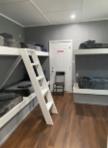 Blue crab house boat,Wi-Fi,Ice machine,sleeps 8,perfect place to fish