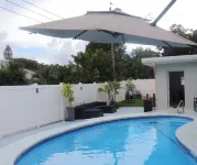 Lovely full house 3/2 w/ pool, few min from beach - Private Pool