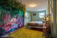 The Vibrary Inn, a Fantasy Minnewaska Escape. Minutes from Hikes and Waterfalls.