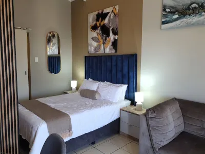 Enchanting apartment with WiFi in vibrant Dainfern, Sandton Hotels near Fourways Mall