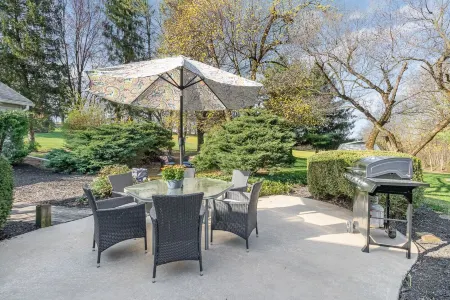 Hershey's Hideaway: A Tranquil Retreat on the Hill Отели в г. Лебанон Каунти