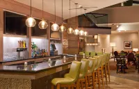 DoubleTree by Hilton Hotel Nashville Downtown - Barer