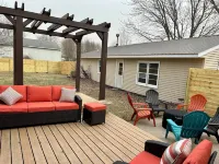 “The Stones Throw Chateau” Minutes to anywhere Hotels in Ganges Township