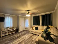 Charming 2-bedroom house with WiFi, AC, Home Office,backyard in lovely Chalmette Hotels in Chalmette