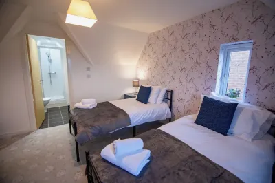 Augusta House - Andover - Large 4 bedroom with garden, near centre Hotel in zona St Michael and All Angels West Andover and Preschool