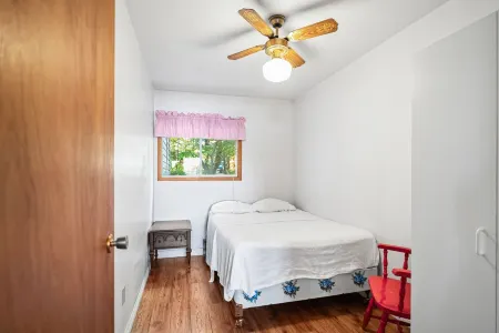 Sunset Point | Kahshe Lake -Private Oasis w/ Full Size Tennis Court & Waterslide Отели в г. Грейвенхерст