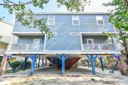 Large Beachview  5 bedroom House  Surfside Beach 2nd row