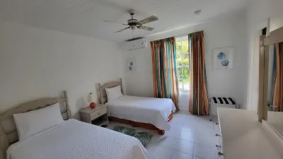 THE COZY HOUSE TWO, 3 BEDROOM BEACH FRONT Hotels in 