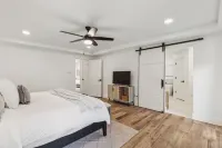 Cozy Luxe Home -Next to UTD + Near Downtown Dallas