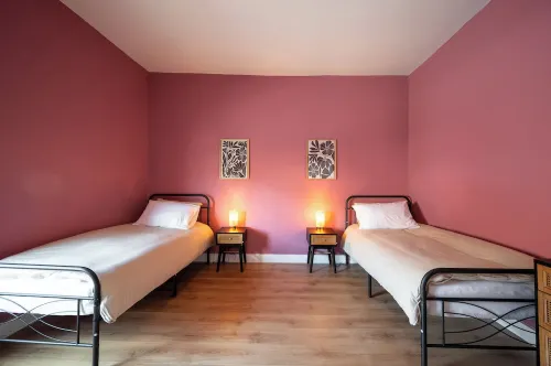 Beautiful 2 Bedroom Family Home in Atherton, Free parking Hotels in Wigan