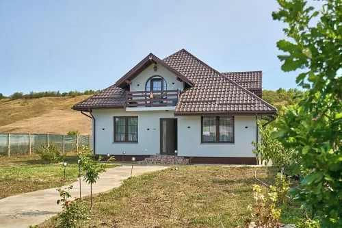 4-bedroom chalet in enchanting Piatra Neamt with AC, WiFi. Relax and unwind Bogonos 호텔