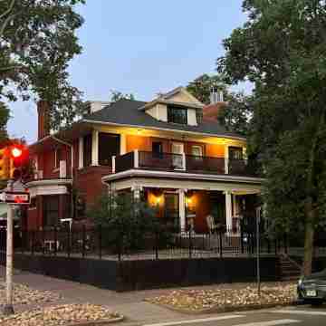 Spacious 5-bedroom Mansion in Downtown Denver area with AC, fitness room, WiFi Hotel Exterior