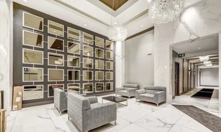 Fully Equipped 1BR Condo Vaughan - Toronto Отели рядом с достопримечательностью «Кортрайт Сентр фор Консервейшен»