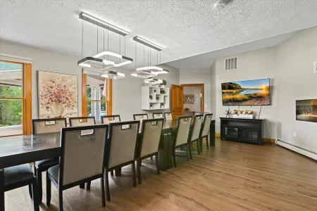 Green Majesty: Luxe Getaway