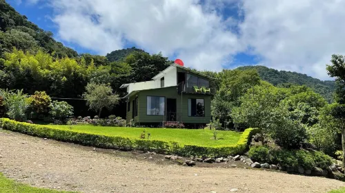 Charming 2-bedroom villa surrounded by nature in phenomenal Monteverde with WiFi