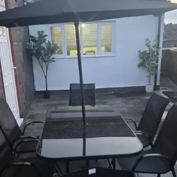 2 Bed - Sleeps 6 - Private Balcony - City Centre