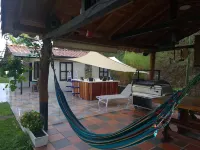 Extraordinary Cabin well located with Jacuzzi Spa, for 6 people in El Peñol.
