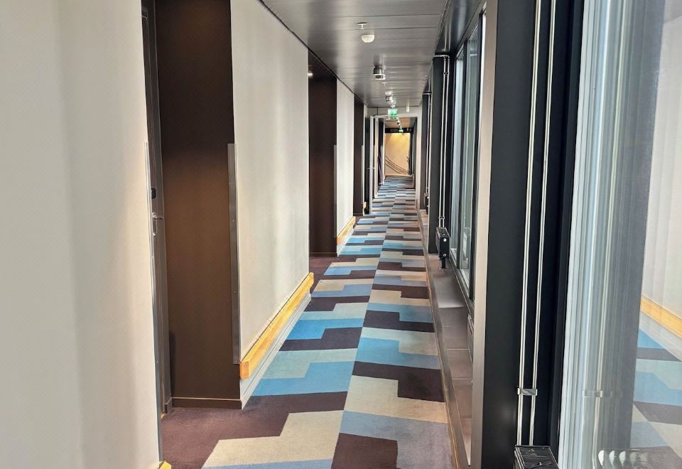 3. 컴포트 호텔 익..