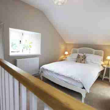 Cosy dog friendly cottage in the heart of Chipping Norton. Rooms