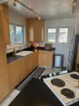 Charming 2-bedroom house with AC, WiFi in serene East Hope.