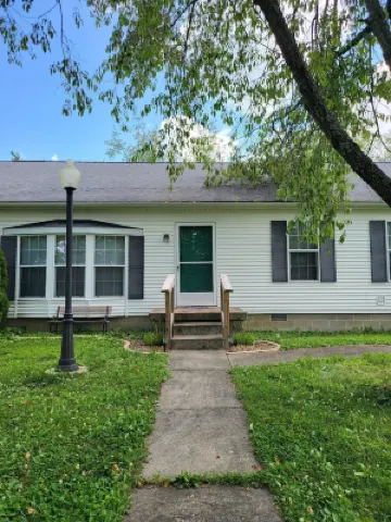 Countryside 3-Bedroom Home with Pond near I57/R148 & Lake of Egypt