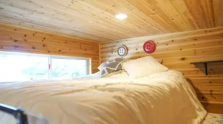 A Real Tiny Home Experience + A True Tiny Home Experience Отели рядом с достопримечательностью «Космический центр в Хьюстоне»