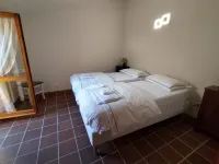 La Buganvilla: a cozy cottage with garden near the center of Sirolo Hotels in Sirolo