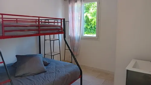 Apartment, 10mn walk from Aigues-Mortes 15mn from Grau du Roi and the beaches.