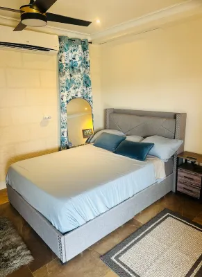 Cozy studio in lovely Saint Thomas with fitness room, AC, WiFi, swimming pool Hotel a Christie
