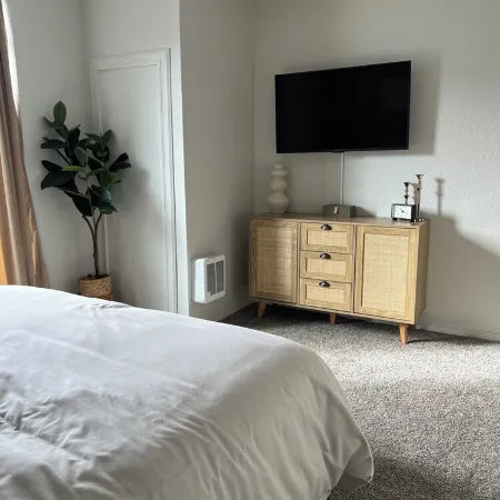 Cozy 2-bedroom condo with WiFi, AC in Colfax