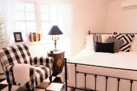 Harbor Hill Inn Cottage - River Walk Suite Hotels in Pepin