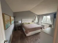 Charming Broomfield Retreat: Modern Comforts & Prime Location