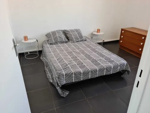 Valencia apartment near major schools