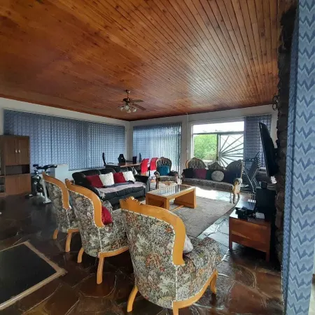 Family home just 10 minutes from all the Sabie waterfalls. Отели рядом с достопримечательностью «Sabie River Camp»