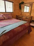 Cozy 1 bedroom cabin in charming Hiawassee with WiFi, AC & HeatAdults only.