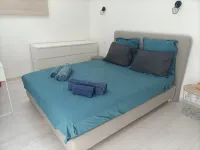 New duplex apartment, sea view with balcony in the center of town, private parking. 沙烏地阿拉伯拉永普拉日住宿飯店