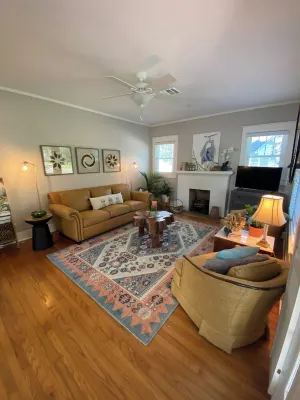 Charming 2-bedroom house in Monroe with AC, WiFi