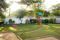 The Heart Villa in Samaan Grove your paradise with a unique heart-shaped pool. Hotel a Canaan