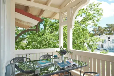 Top location in Baabe: Bright vacation apartment with terrace just 5 minutes from the beach