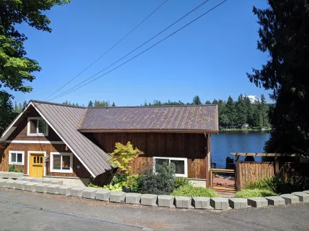 Experience upscale cabin living at Wolf Lodge our rustic, lakeside retreat!